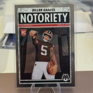 🔥 2025 Dillon Gabriel Panini Mosaic Notoriety Rookie Card. Cleveland Browns.